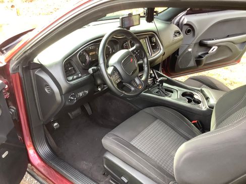 Used 2017 Dodge Challenger SXT w/ Blacktop Package image 9