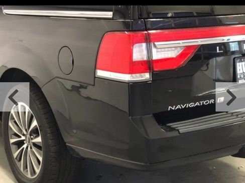Used 2017 Lincoln Navigator L Select RWD image 18