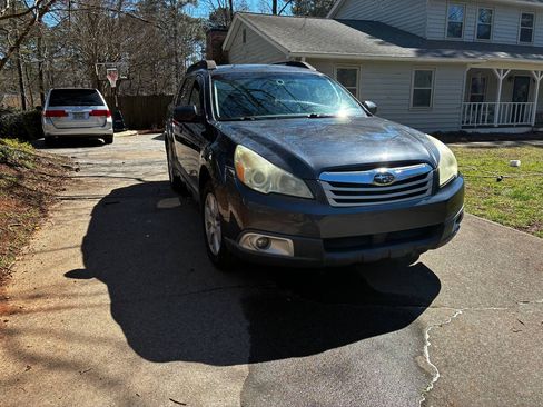 Used 2011 Subaru Outback 2.5i Premium image 1