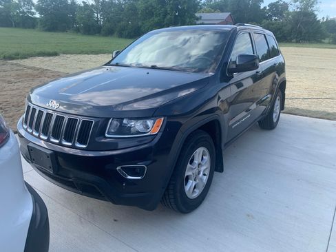 Used 2014 Jeep Grand Cherokee Laredo w/ Quick Order Package 23E AWD/4WD image 2