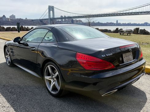 Used 2018 Mercedes-Benz SL 550 image 4