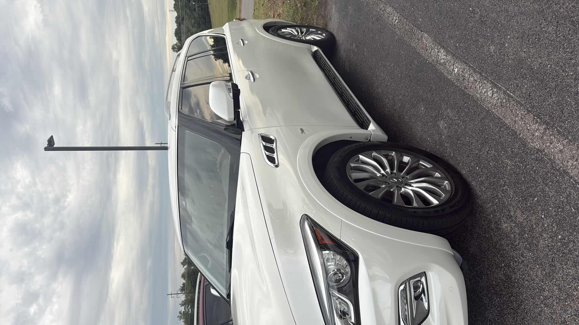 Used 2017 INFINITI QX80 4WD w/ Driver Assistance Package image 9