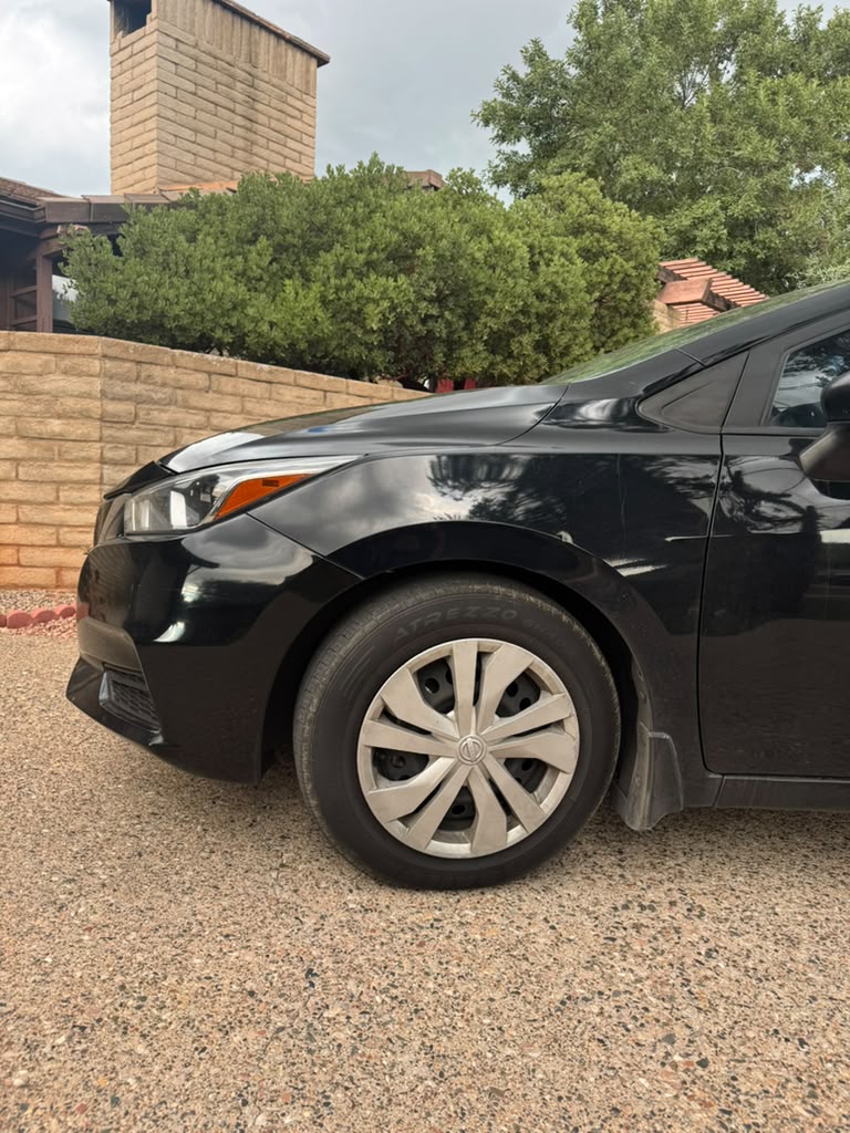 Used 2020 Nissan Versa S FWD image 2