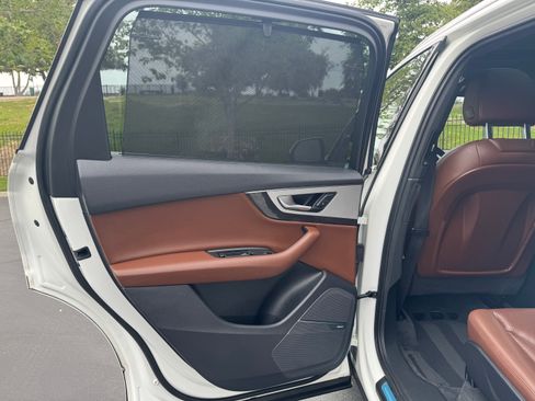 Used 2018 Audi Q7 2.0T Premium Plus w/ Premium Plus Package AWD/4WD image 19