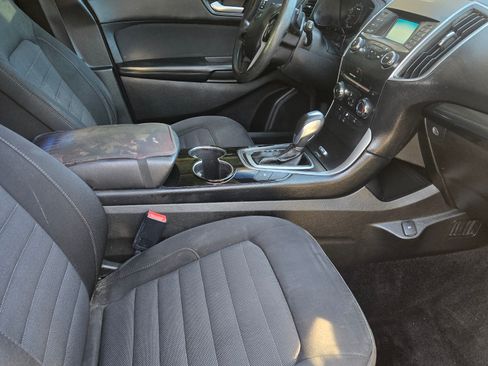 Used 2017 Ford Edge SE image 19