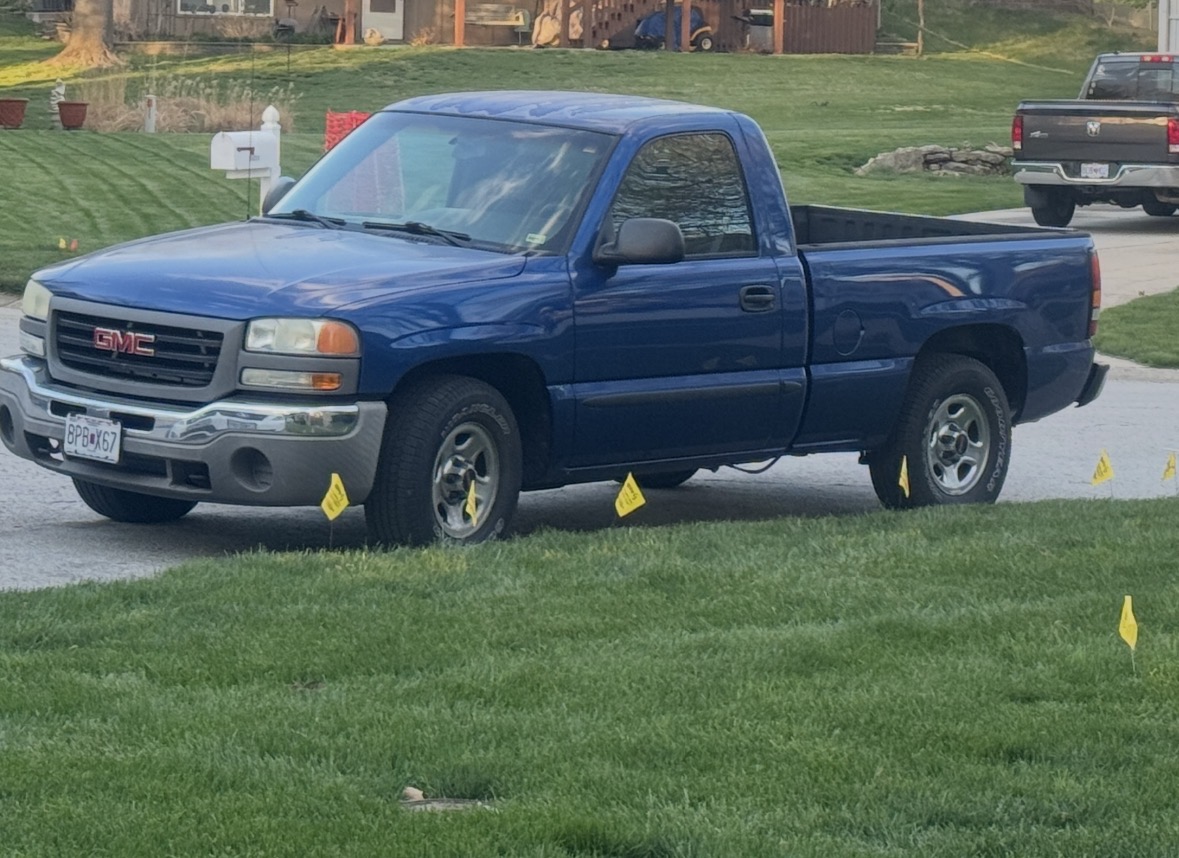 Used 2004 GMC Sierra 1500 2WD Regular Cab image 2
