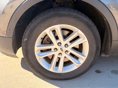 Used 2016 Ford Explorer XLT w/ Equipment Group 202A image 22