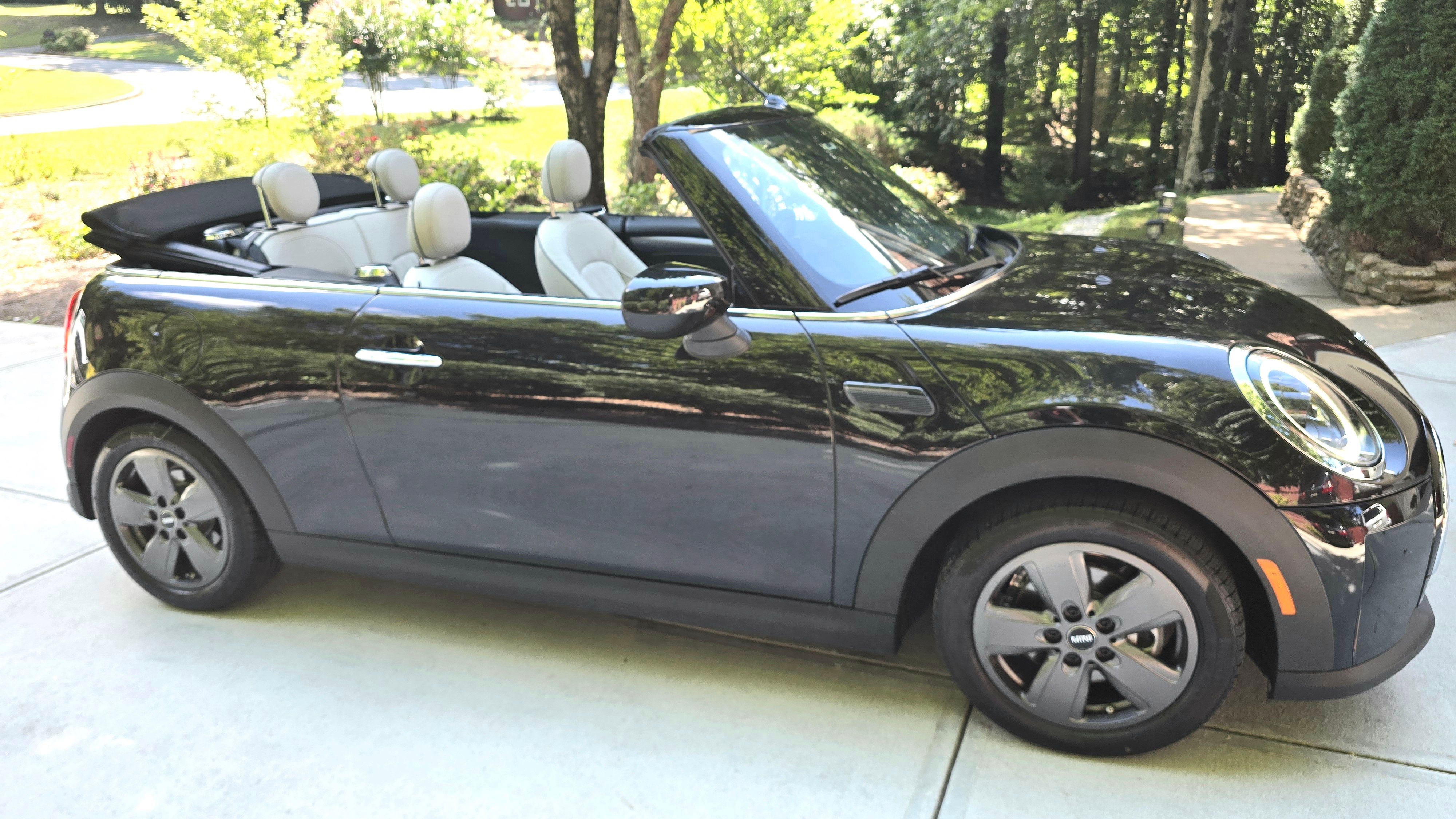Used 2023 MINI Cooper Convertible w/ Signature Upholstery Package FWD image 4