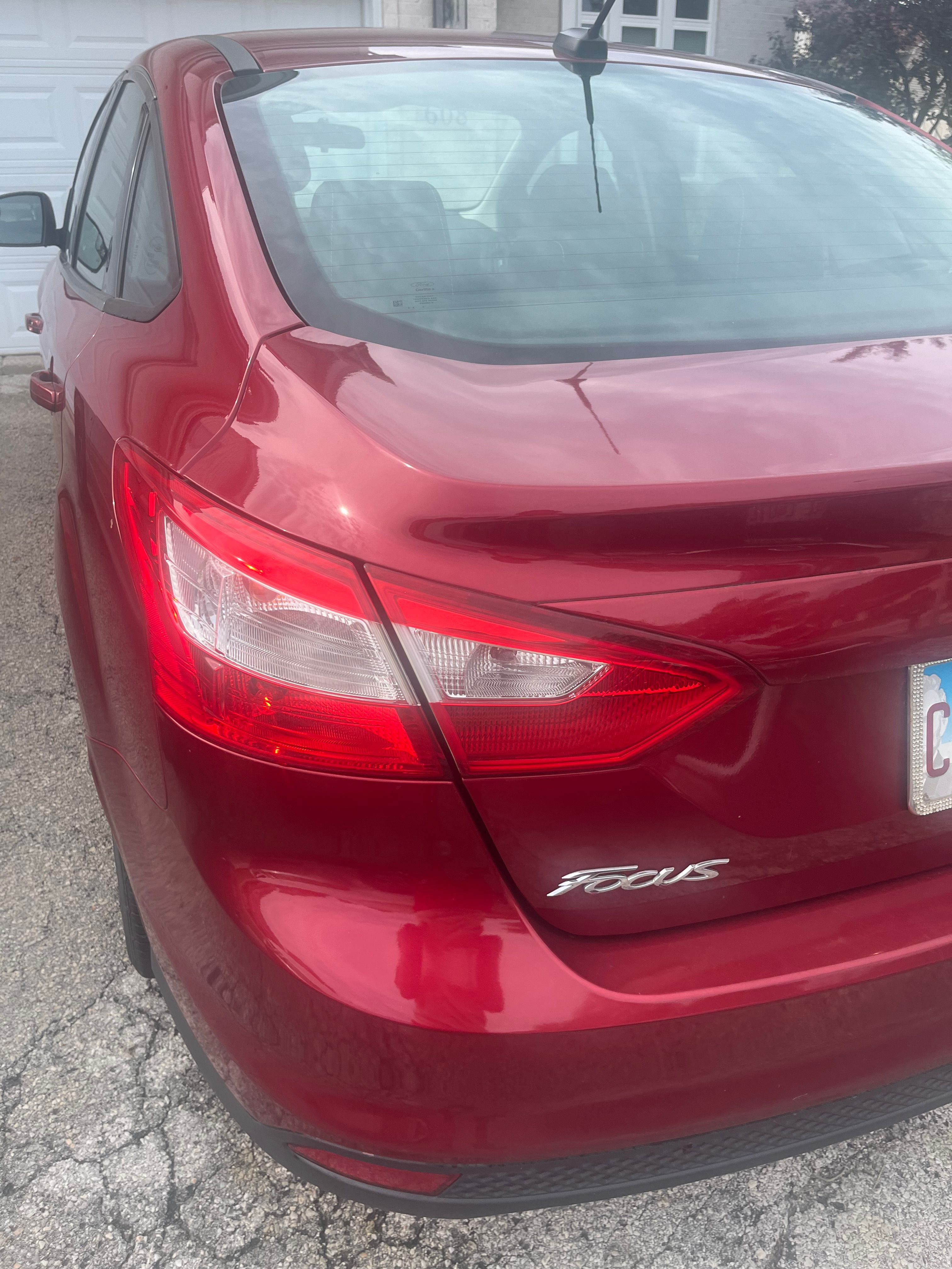Used 2014 Ford Focus SE w/ SE Winter Package FWD image 9