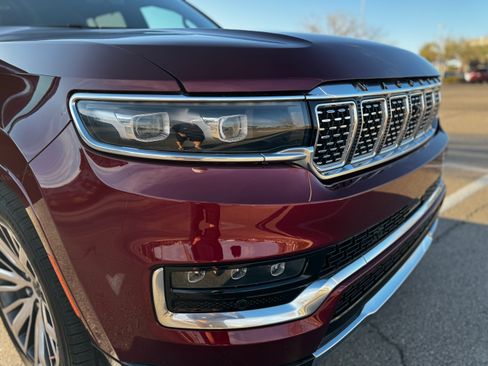 Used 2022 Jeep Grand Wagoneer Series III image 28