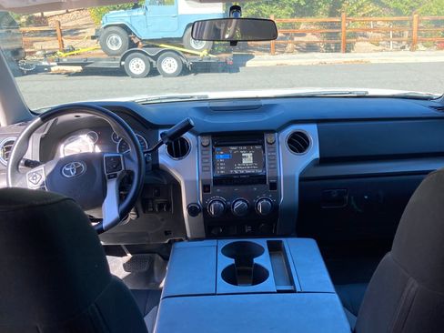 Used 2016 Toyota Tundra SR5 image 8