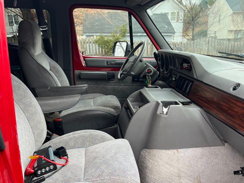 Used 1997 Dodge B3500 image 9