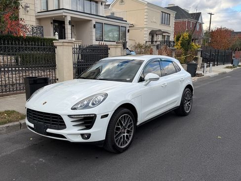 Used 2016 Porsche Macan S image 1