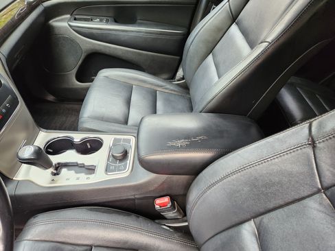 Used 2011 Jeep Grand Cherokee Laredo image 19