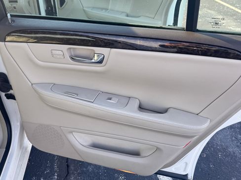 Used 2009 Cadillac DTS image 19