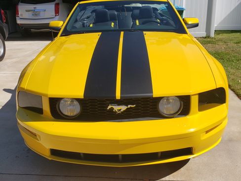 Used 2006 Ford Mustang GT Premium image 4