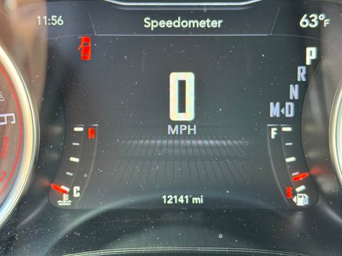 Used 2019 Dodge Challenger SXT RWD image 4