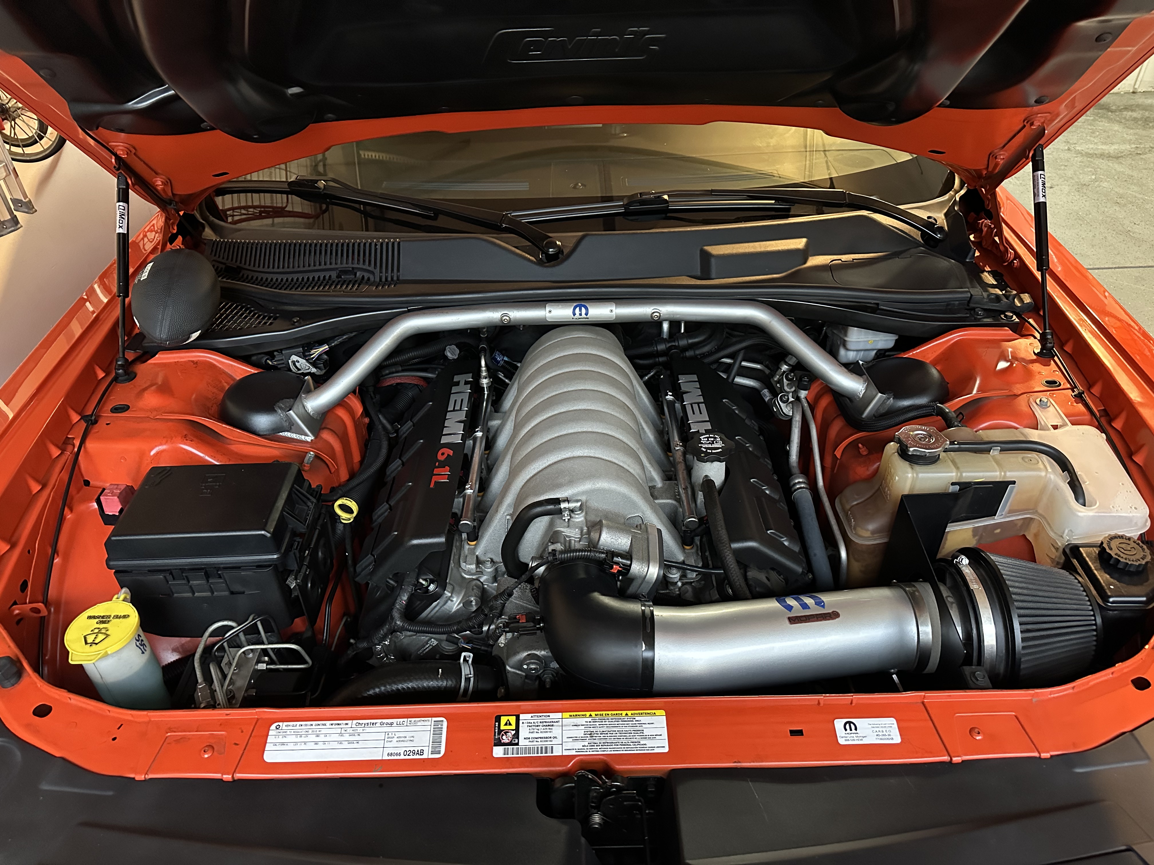 Used 2010 Dodge Challenger SRT8 w/ SRT Option Group II RWD image 7