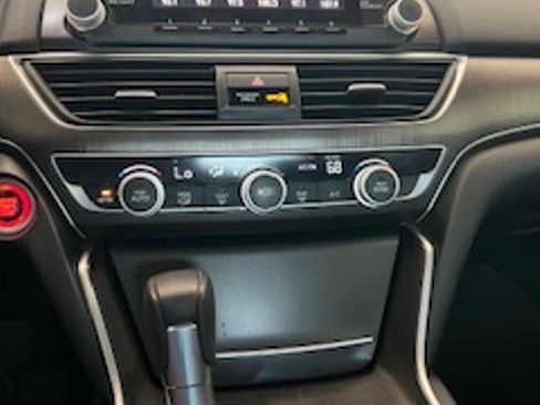 Used 2018 Honda Accord LX image 9