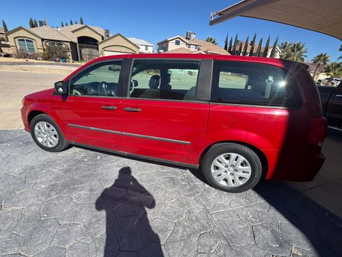 Used 2015 Dodge Grand Caravan American Value Package w/ UConnect Hands-Free Group image 1