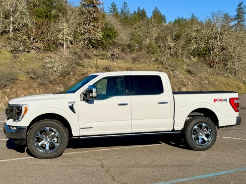 Used 2021 Ford F150 Lariat w/ Equipment Group 502A High image 16