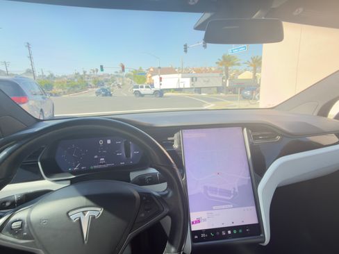 Used 2021 Tesla Model X Long Range AWD/4WD image 8