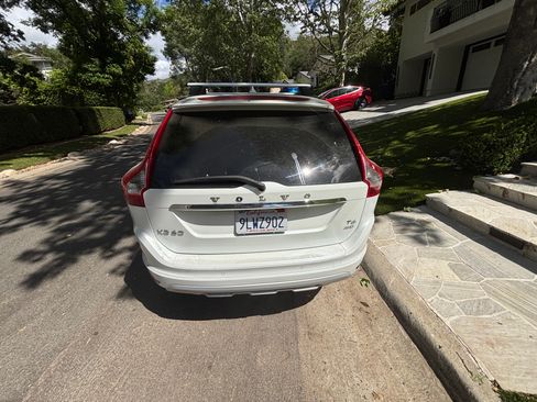 Used 2017 Volvo XC60 T6 Dynamic w/ Protection Package image 1