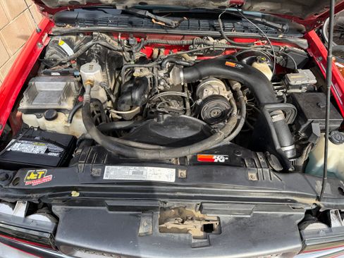 Used 2001 Chevrolet S10 Pickup LS w/ Preferred Equipment Group image 16