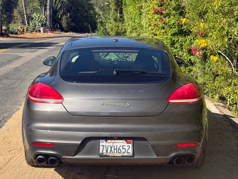 Used 2016 Porsche Panamera S RWD image 4