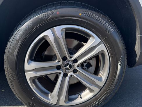 Used 2019 Mercedes-Benz GLC 350e 4MATIC image 5