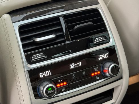 Used 2016 BMW 750i 750i Sedan 4D image 24