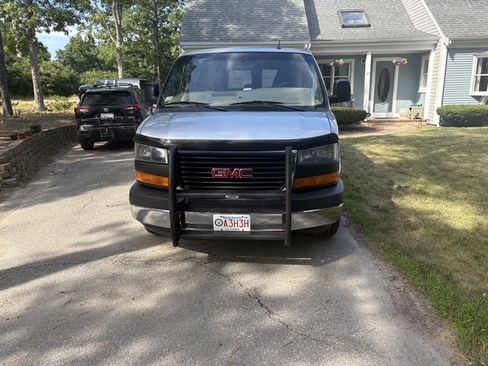 Used 2012 GMC Savana 1500 LT w/ LT Preferred Equipment Group AWD/4WD image 11