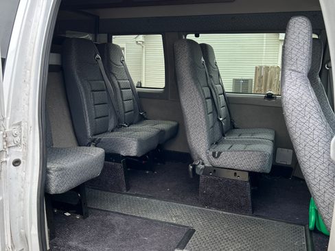 Used 2013 Ford E-250 and Econoline 250 Extended w/ Premium Van Group RWD image 15