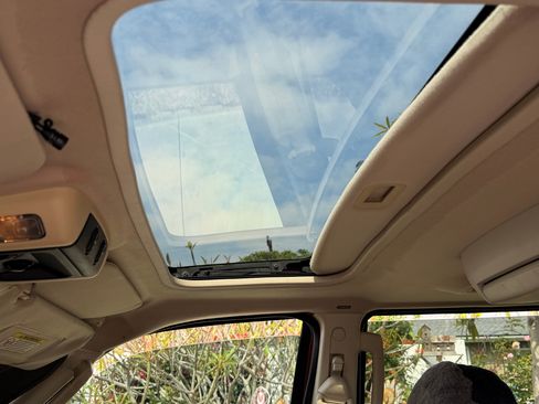 Used 2004 Ford Expedition Eddie Bauer image 6