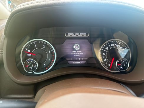 Used 2022 RAM 3500 Laramie image 12