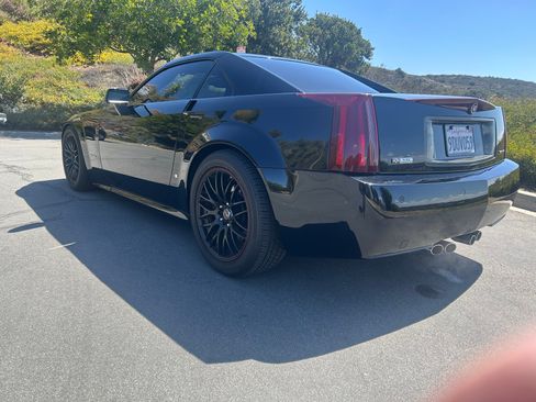Used 2006 Cadillac XLR image 11
