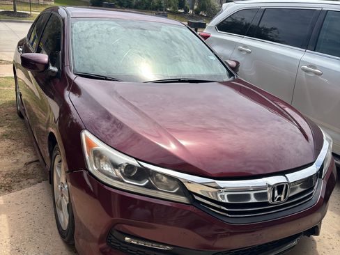 Used 2017 Honda Accord Sport image 13