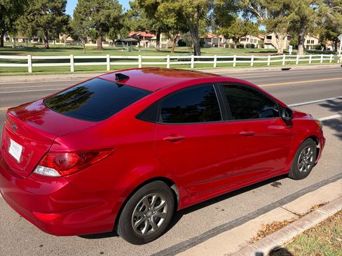 Used 2013 Hyundai Accent GLS FWD image 4