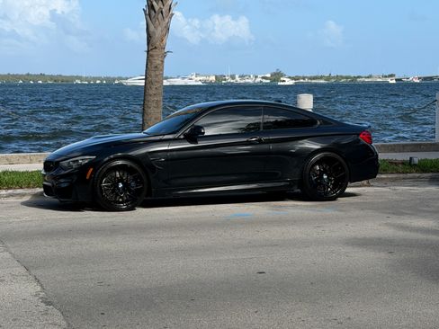 Used 2018 BMW M4 Coupe RWD image 6