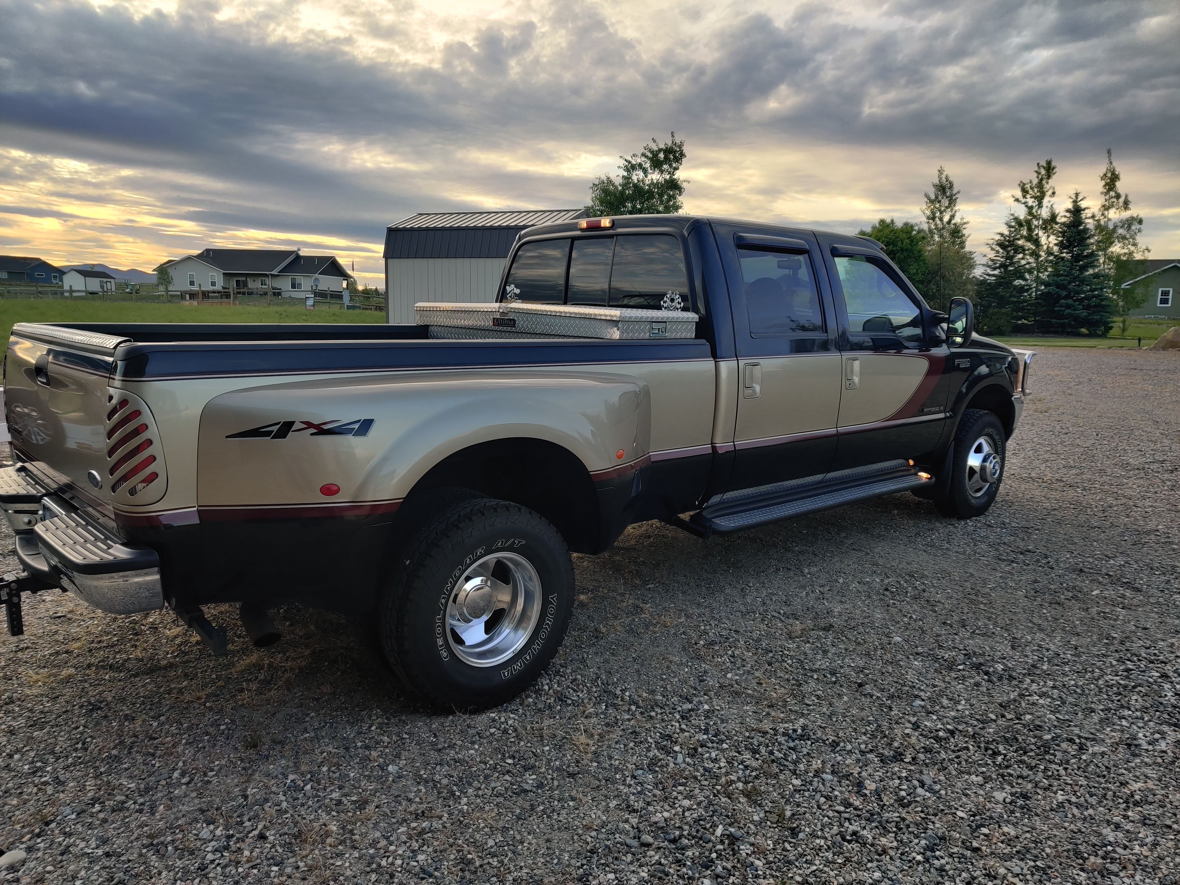 Used 2000 Ford F350 4x4 Crew Cab DRW Super Duty image 4
