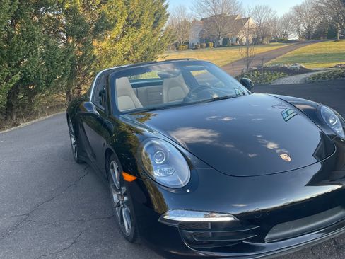 Used 2015 Porsche 911 Targa 4S AWD/4WD image 8