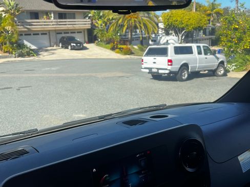 Used 2024 Mercedes-Benz Sprinter 2500 image 11