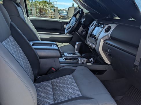 Used 2018 Toyota Tundra SR5 image 2