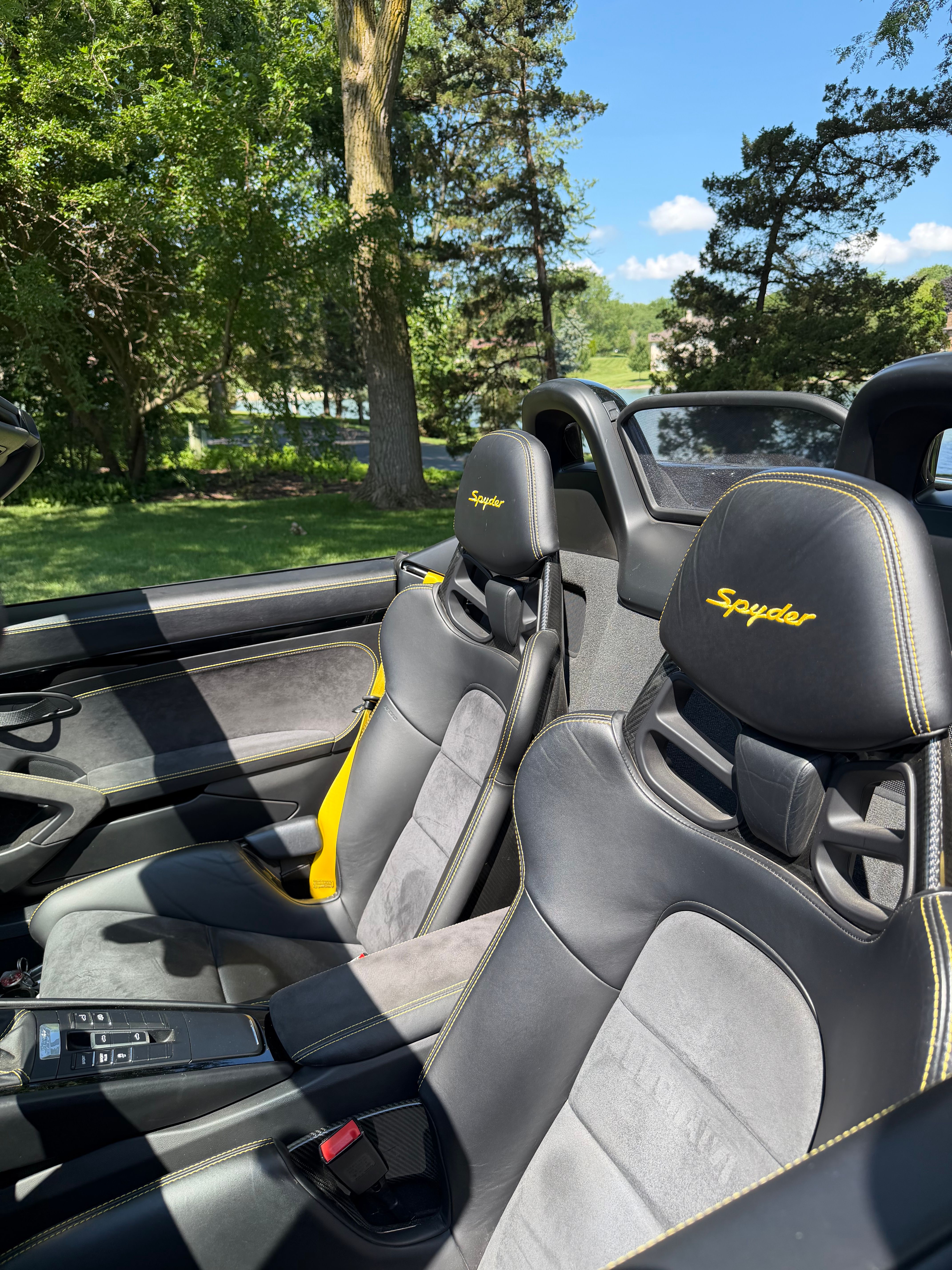 Used 2016 Porsche Boxster Spyder RWD image 10