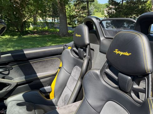 Used 2016 Porsche Boxster Spyder RWD image 6