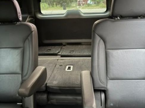 Used 2021 Chevrolet Tahoe Z71 w/ Z71 Signature Package AWD/4WD image 5