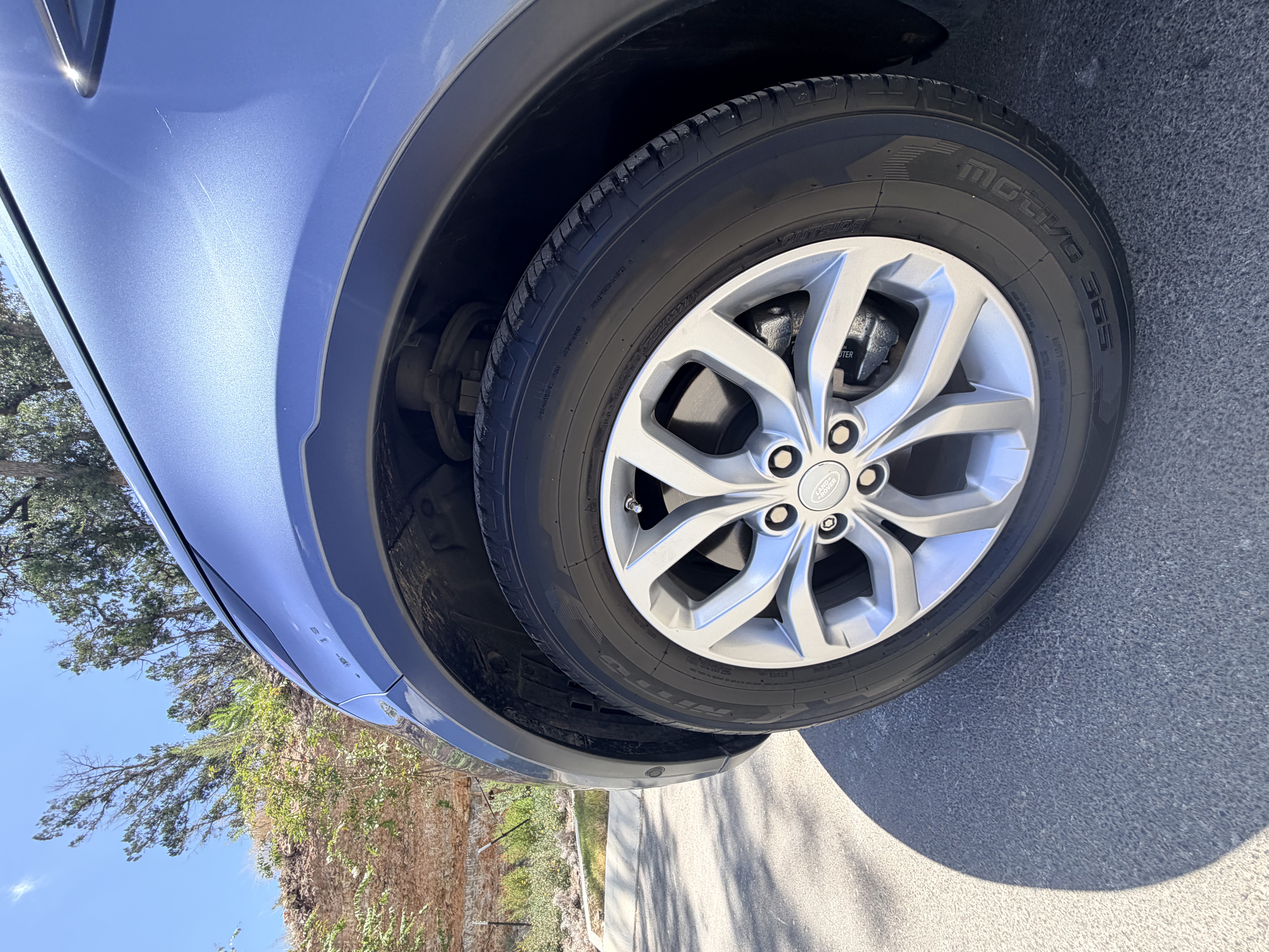 Used 2019 Land Rover Discovery SE AWD/4WD image 14
