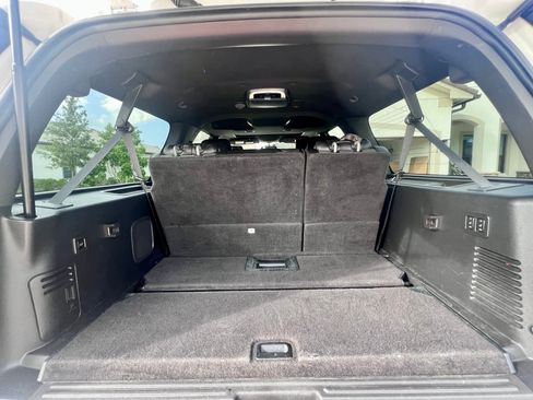 Used 2011 Lincoln Navigator L 4WD image 10