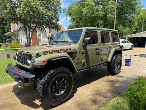 Used 2025 Jeep Wrangler Unlimited Rubicon image 5