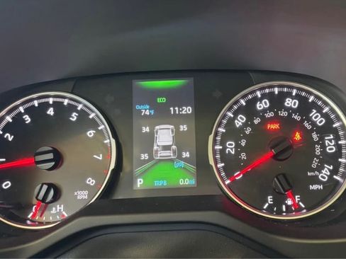 Used 2022 Toyota RAV4 LE AWD/4WD image 9